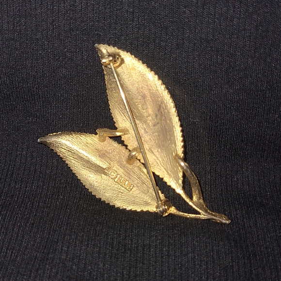 Vintage BSK Double Gold Plated/Filled Leaf Shape Brooch - Picture 4 of 8